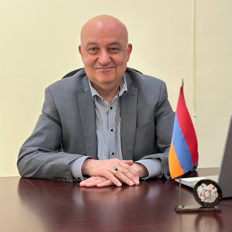 team-image